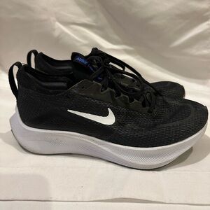 Nike Fly Knit Running Shoe